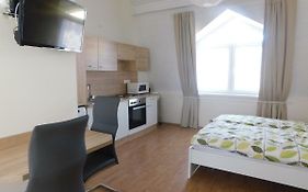 Mona Apartman